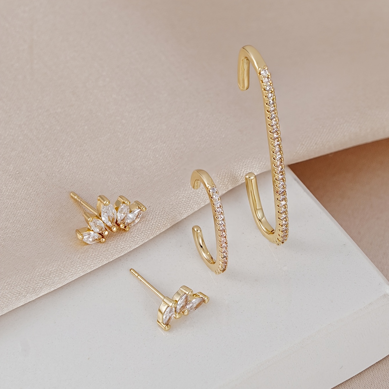 4pcs Exquisite Leaf-Shaped Stud Earrings Set for Women